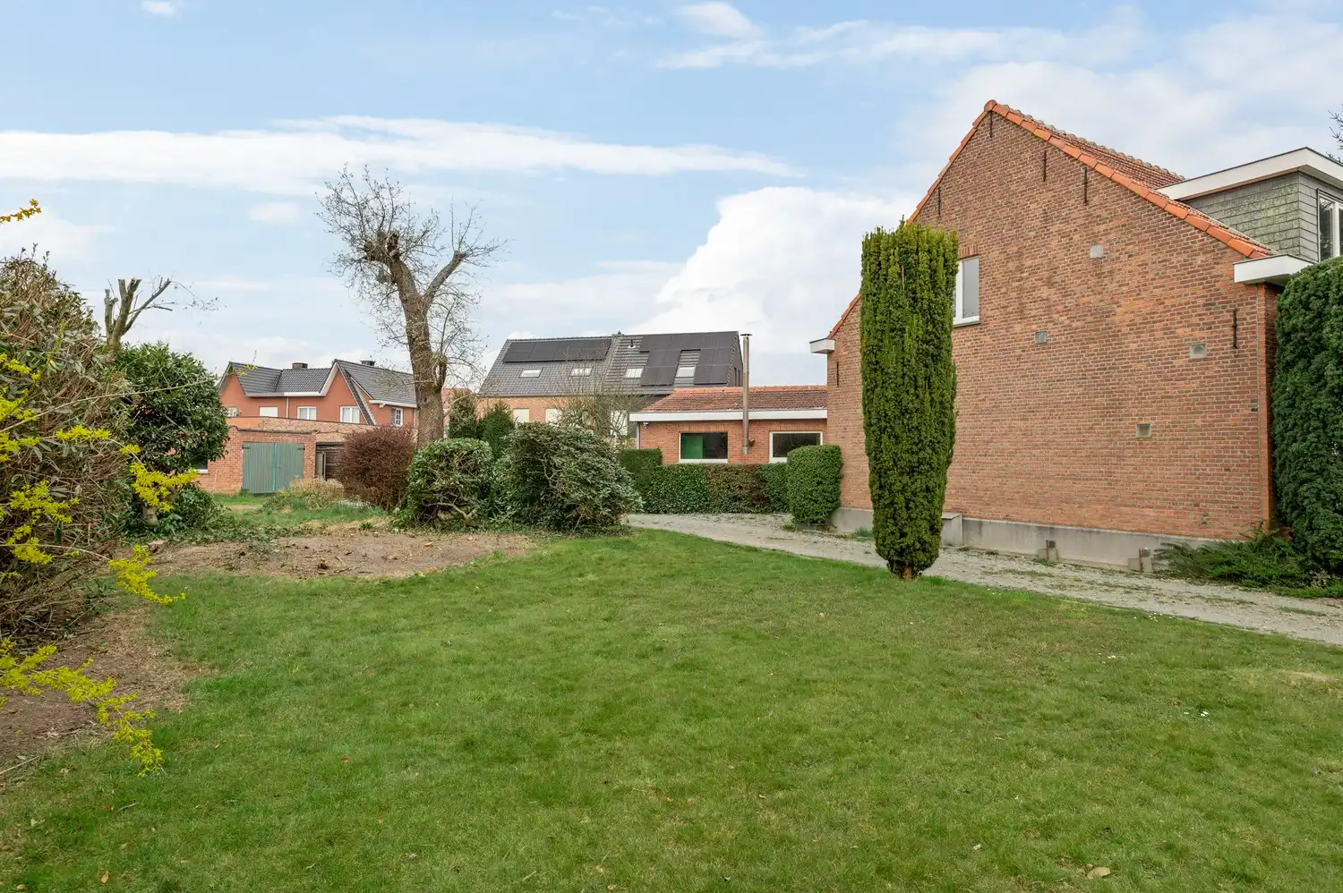 Bouwgrond van 885 m² voor open bebouwing, centraal gelegen in Lint foto 7