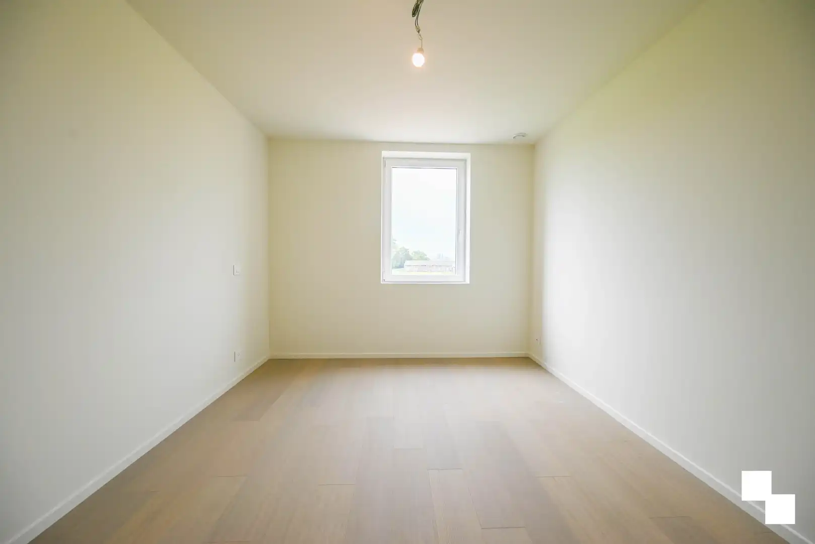 Hoogwaardig afgewerkte halfopen nieuwbouwwoning foto 16