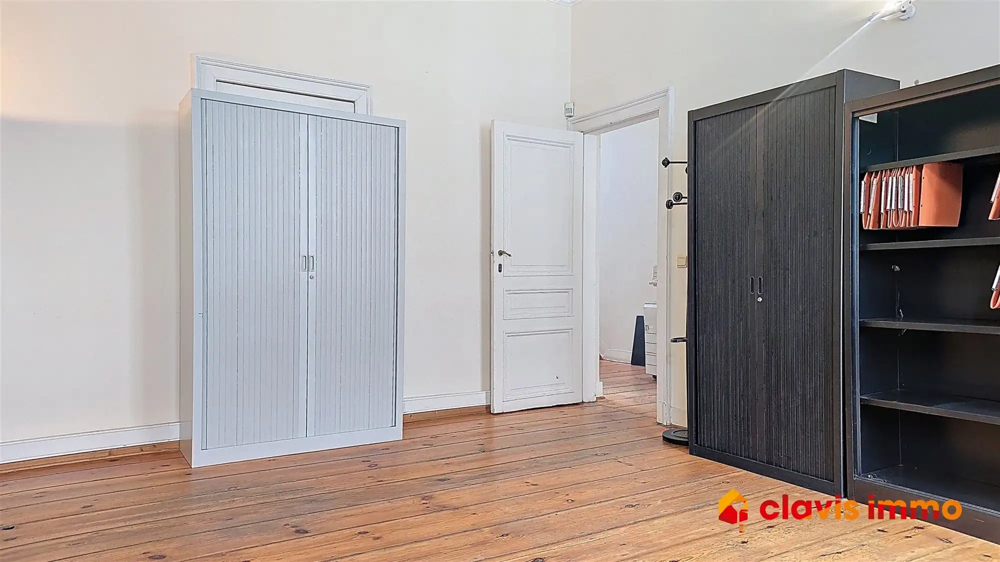 Aangenaam kantoor gelegen op de tweede verdieping van een prachtig herenhuis foto 3