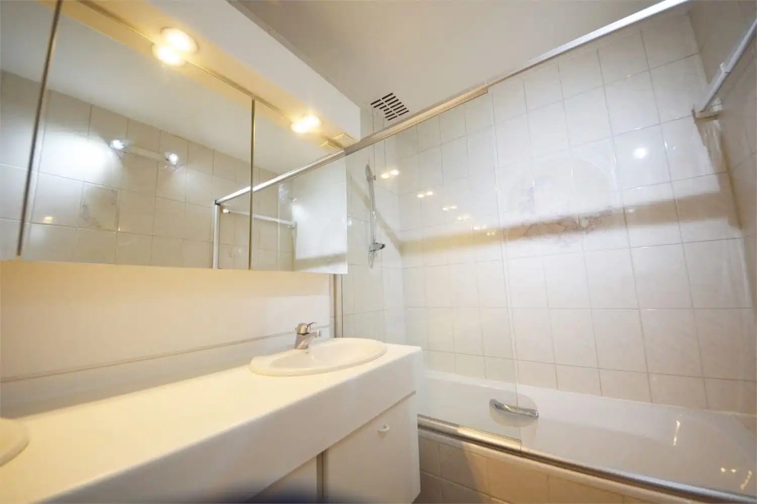 RUIME WONING 4 SLPK, GARAGE EN RUIME TUIN foto 30