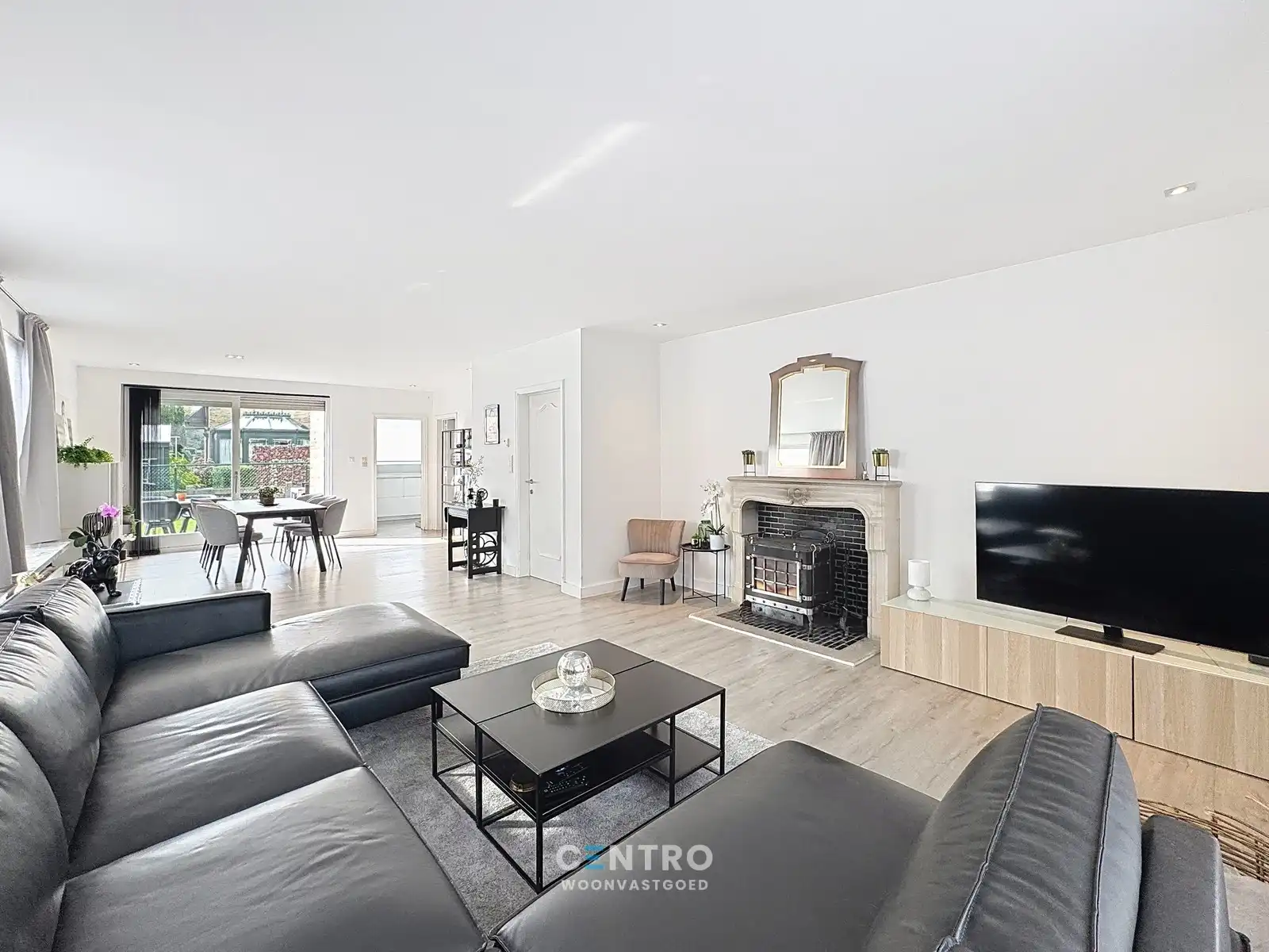 RESIDENTIEEL gelegen villa met 3 slpks, garage én ZUIDger. tuin! foto 2