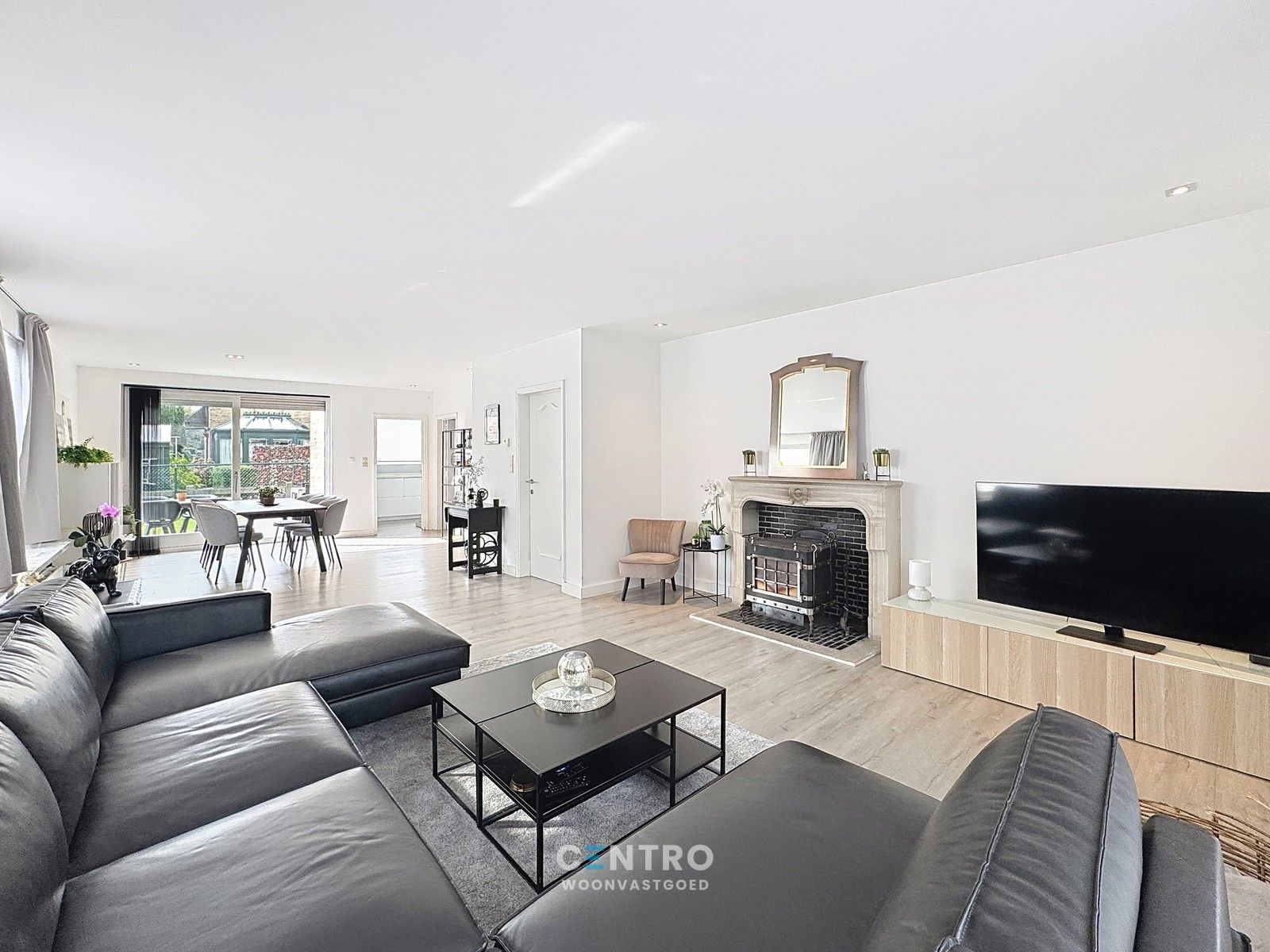 RESIDENTIEEL gelegen villa met 3 slpks, garage én ZUIDger. tuin! foto 2