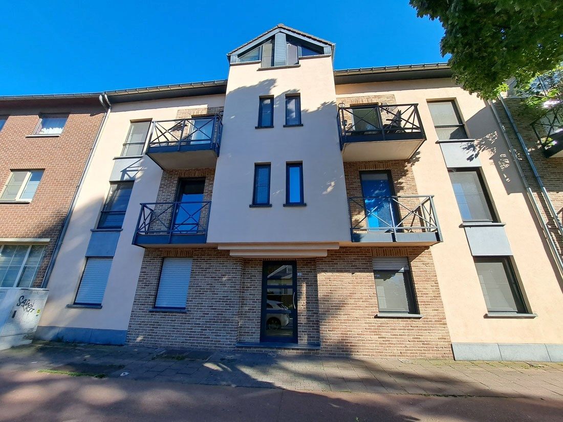 Gunstig gelegen duplex appartement te Genk foto {{pictureIndex}}