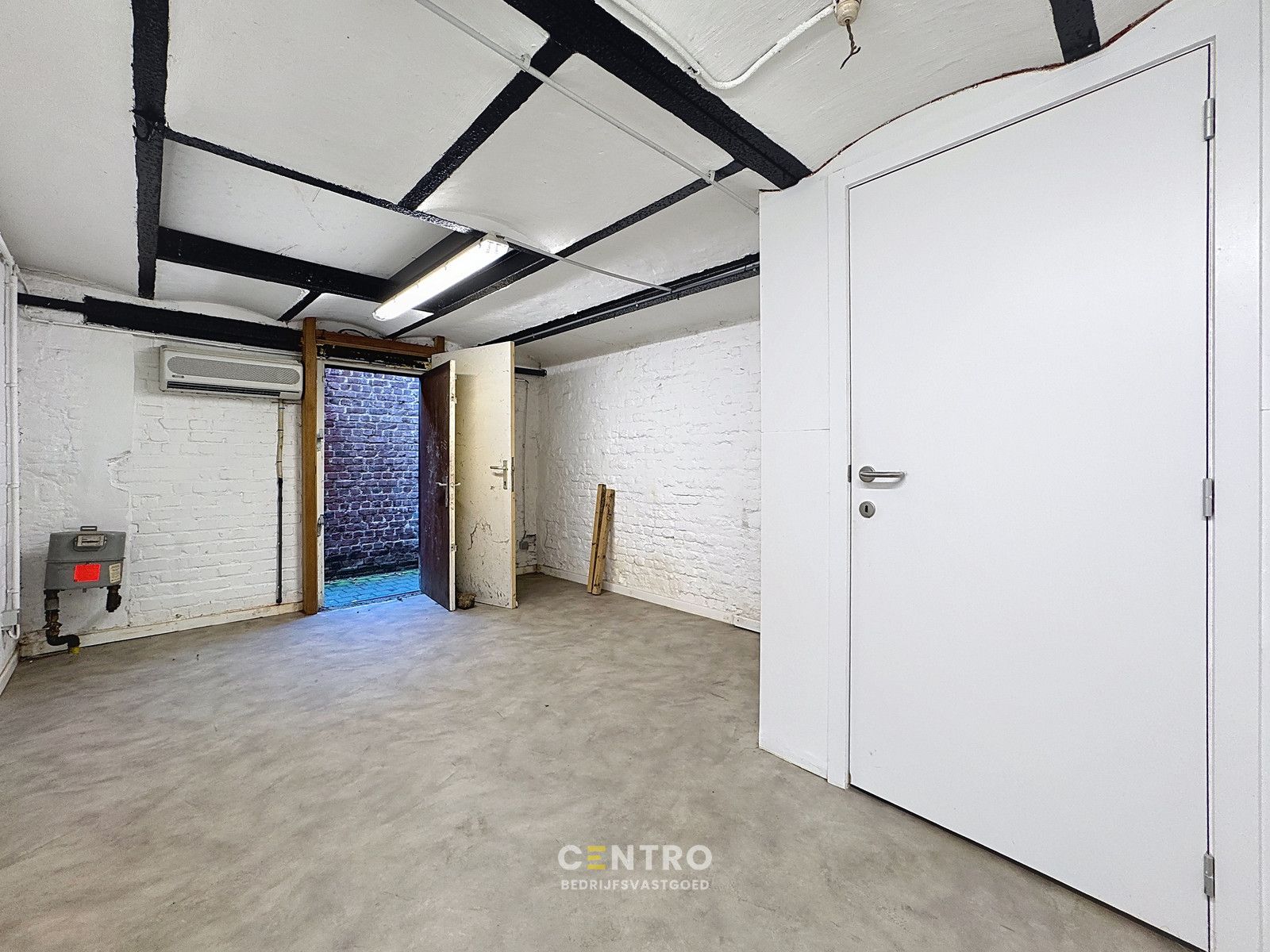 Handelsgelijkvloers op TOPligging (Grote Markt/Ooststraat) te Roeselare! foto 22