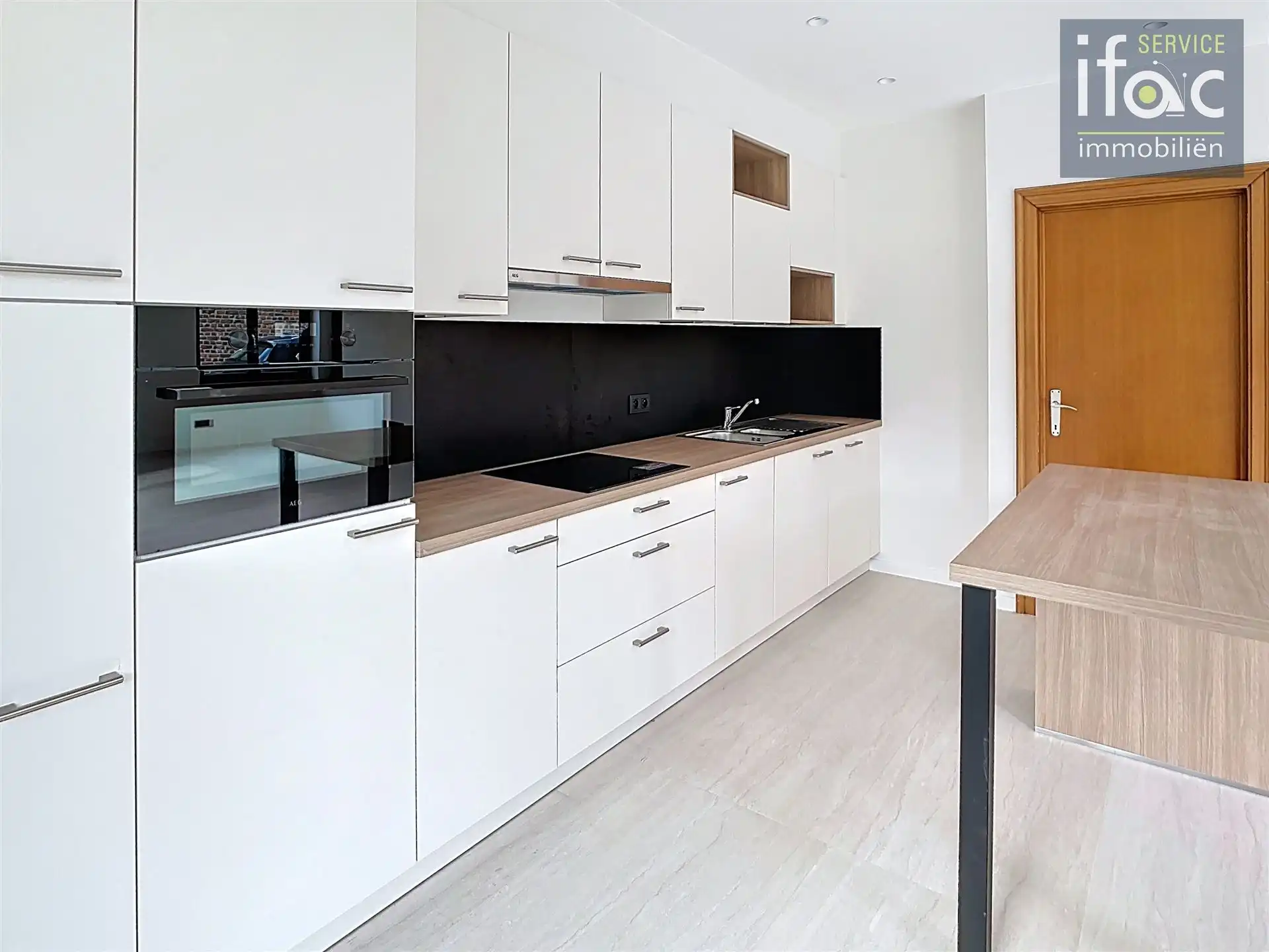 Volledig vernieuwd woning, grote garage, tuin, 3 gr slpks foto 7