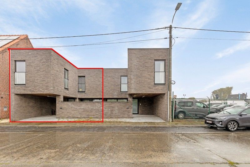 Moderne halfopen nieuwbouwwoning met 3 slaapkamers TE KOOP in WAREGEM! foto {{pictureIndex}}