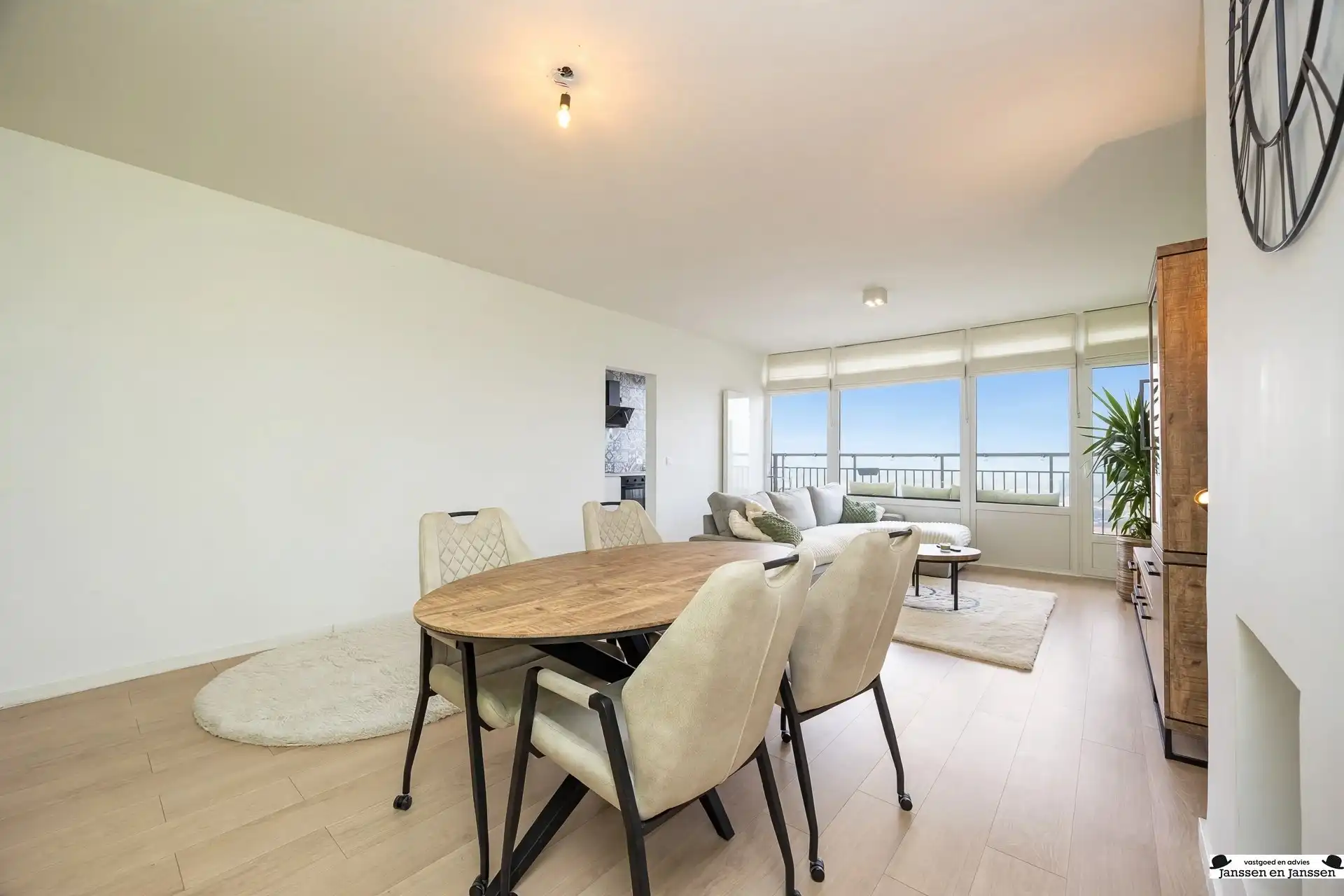 Instapklaar 2-slaapkamer appartement met 2 terrassen en prachtig uitzicht foto 3