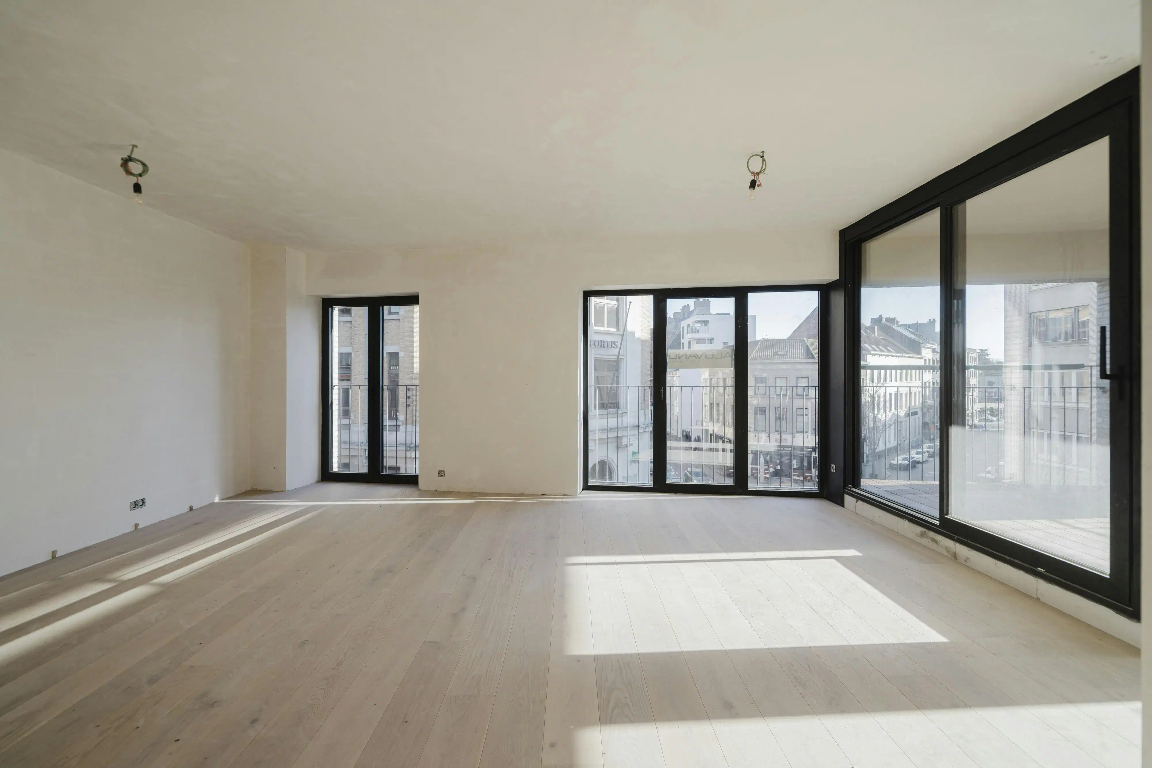 Lichtrijk 2-slaapkamerappartement in res. La Rambla Kortrijk foto 2