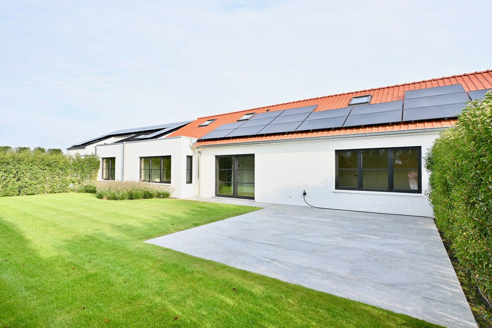 In het Woonerf Witte Poldershof, te Oostkerke een volledig gerenoveerde woning met zonnige tuin. foto 4