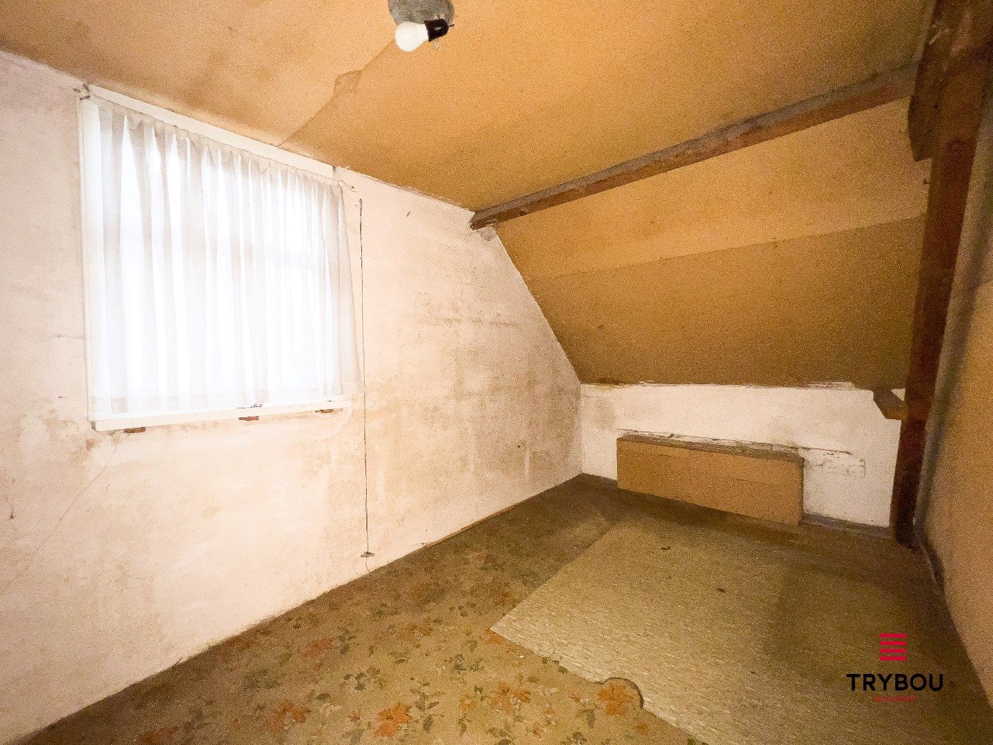 Te renoveren woning in centrum van Houthulst op perceel van 1042m² foto 16
