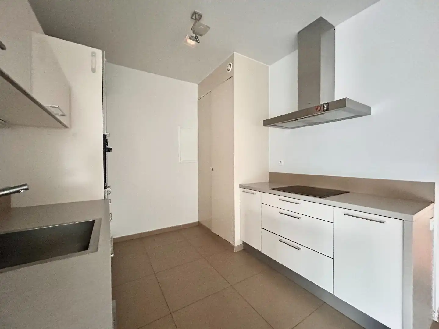Lichtrijk appartement met 2 slpks + terras foto 6