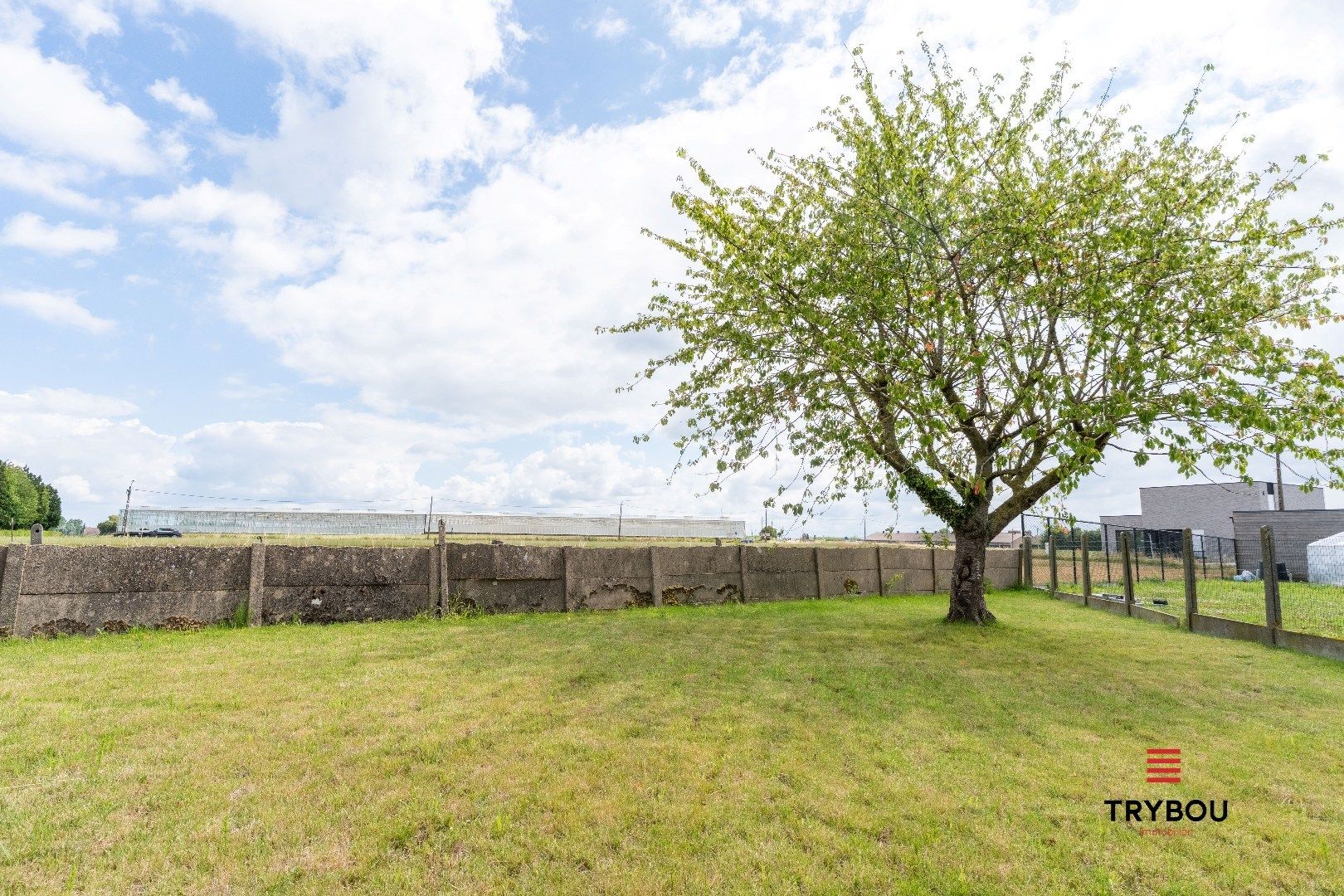 Te renoveren woning met garage en uitweg op strategische locatie in Langemark foto 8