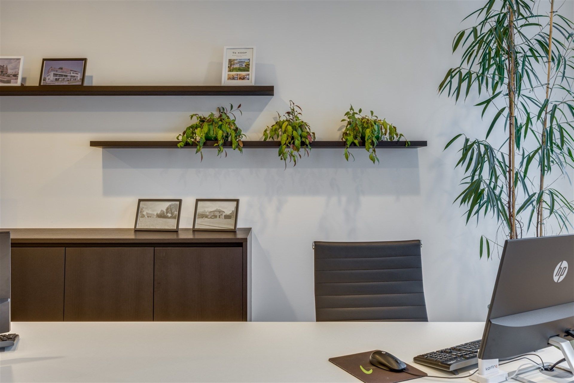 Representatief kantoor- of handelspand op topligging aan het Keizersplein in Aalst foto 6