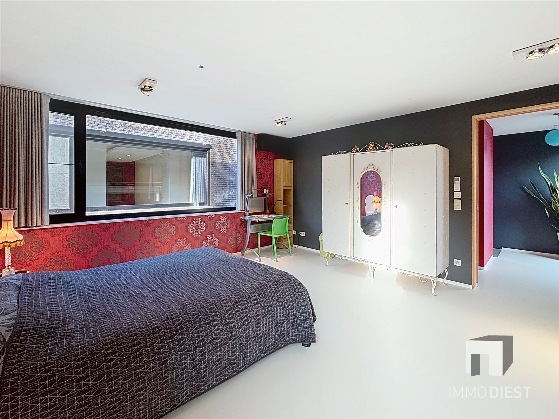 Moderne en strakke villa met veel lichtinval foto 33