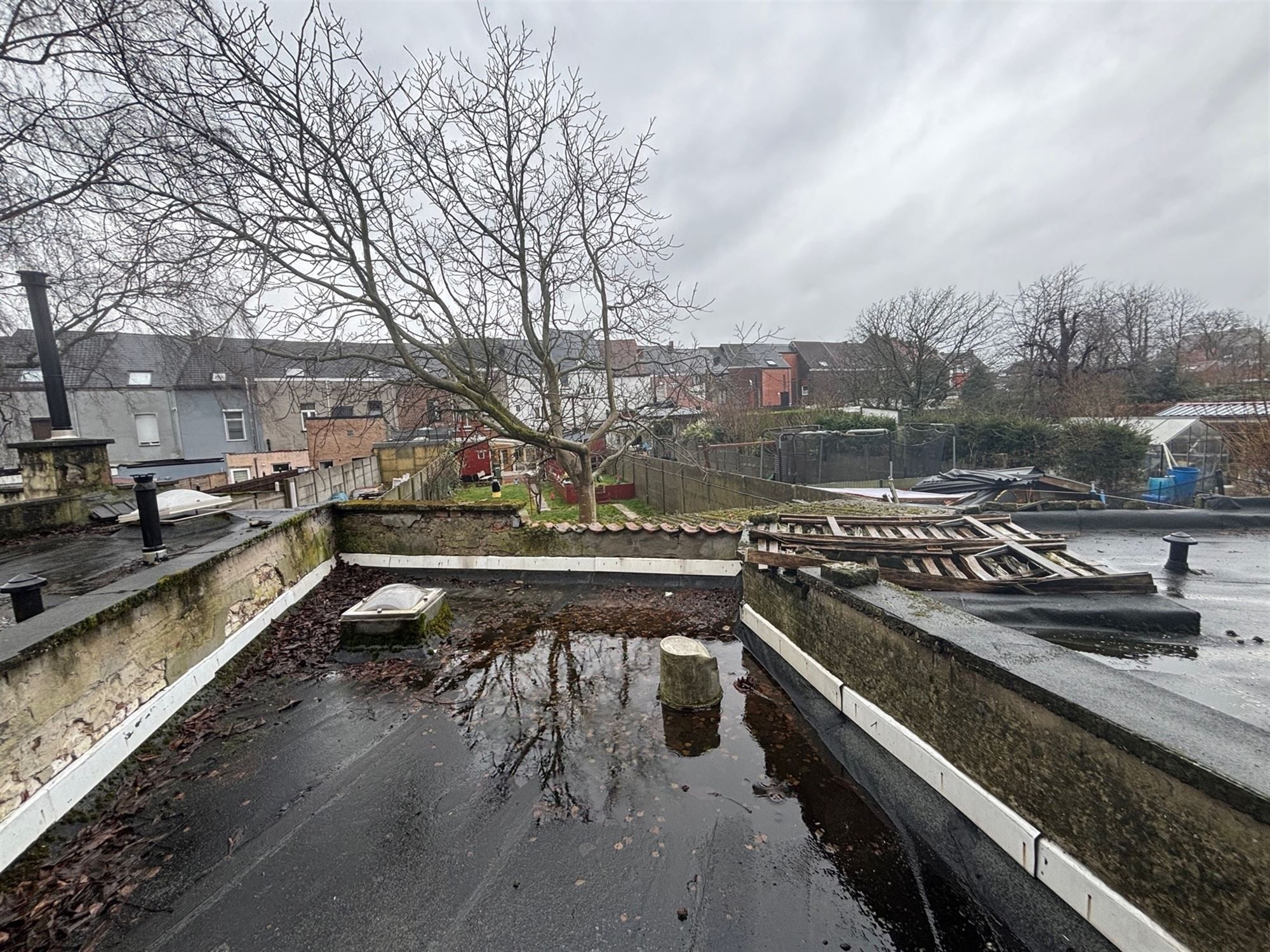 Leuke te renoveren rijwoning met garage op wandelafstand van station en centrum Aalst. foto 5