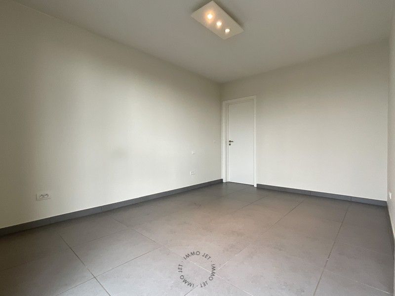 Mooi duplex-appartement met 3 slaapkamers en 2 badkamers nabij centrum Melsele foto 7