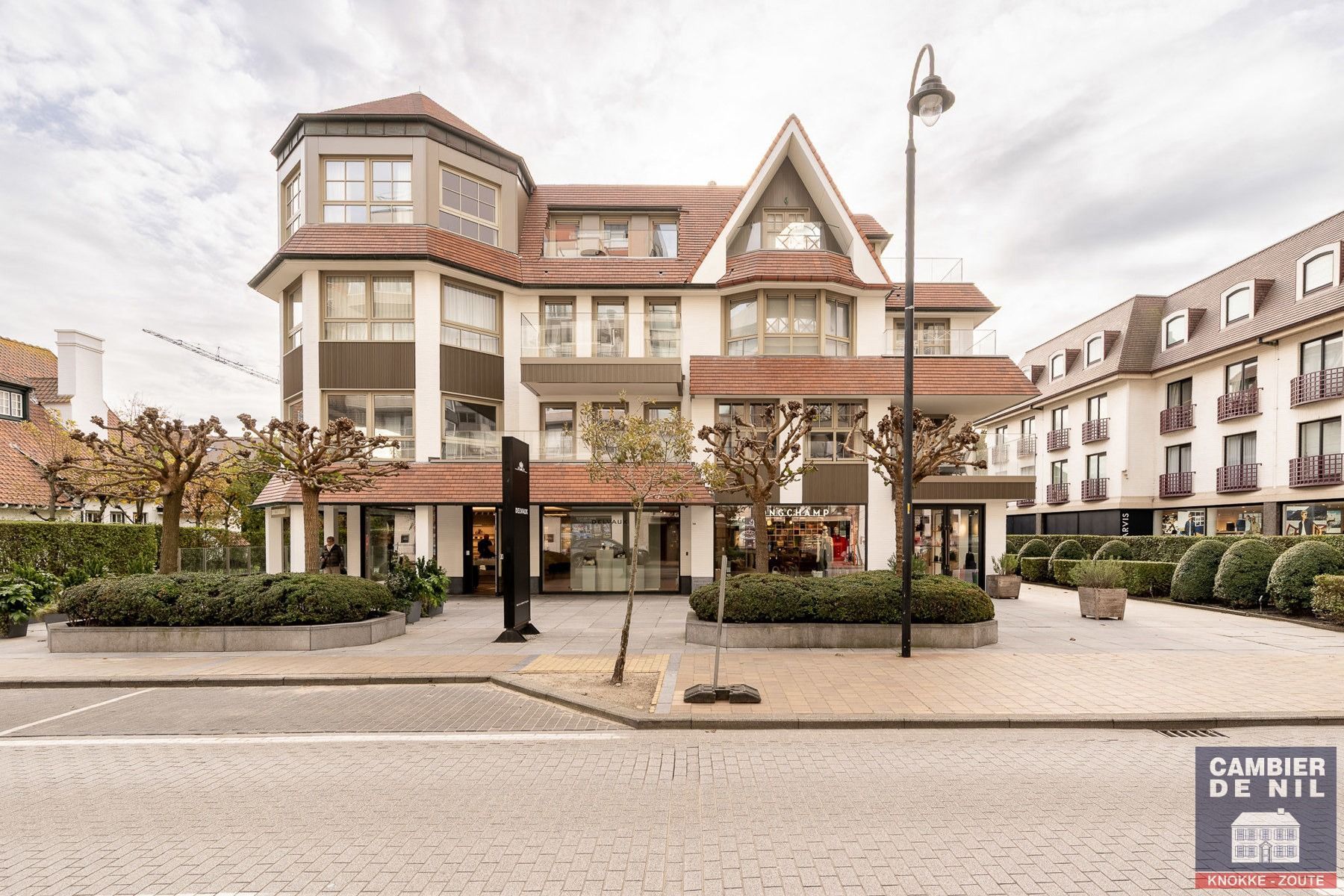 Ruim (155 m²) gemeubeld 3 SK appartement in hartje Zoute foto 6