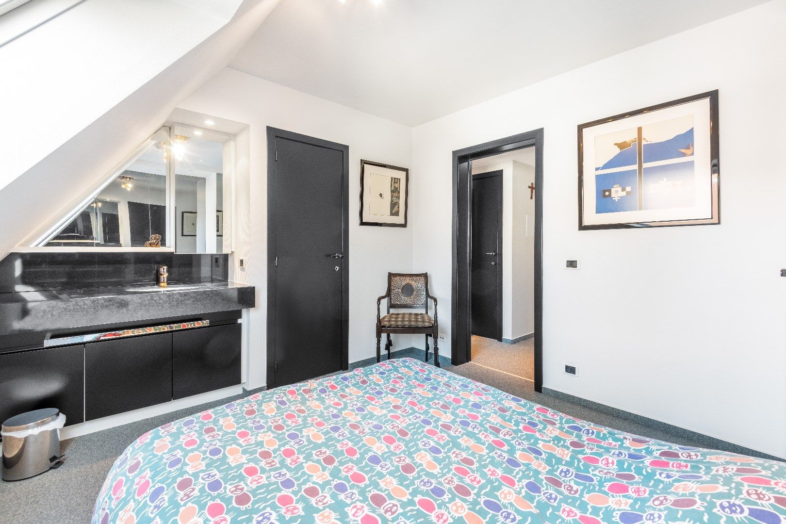 Uniek gelegen appartement (plateau) in een villa residentie met weidse zichten op enkele passen van het Albertplein en de Zeedijk.  foto 17