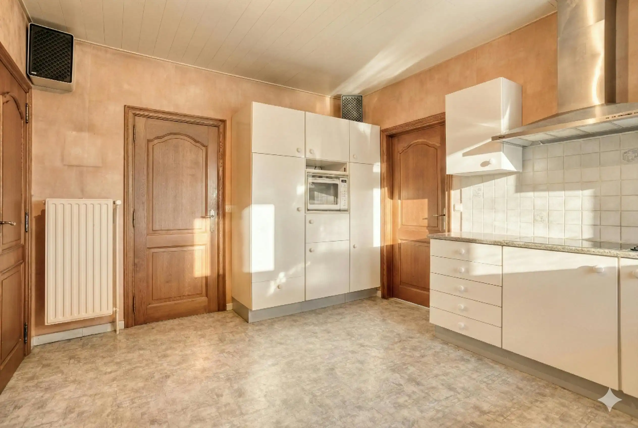 Op te frissen villa te koop op perceel van 2.015 m² in Hooglede foto 8