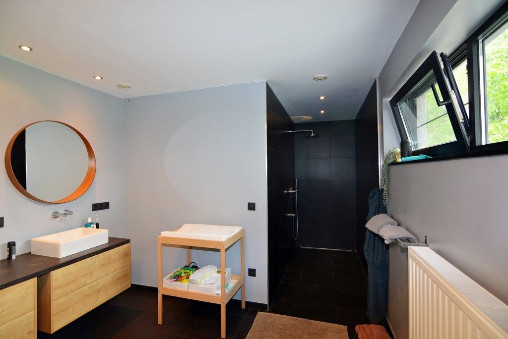 Moderne, energiezuinige woning met 4 slpks op 7a 7ca. foto 32