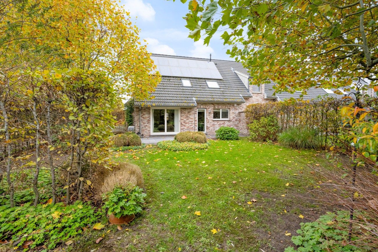 Instapklare halfopen bebouwing met 4 slaapkamers in Oostakker foto 7