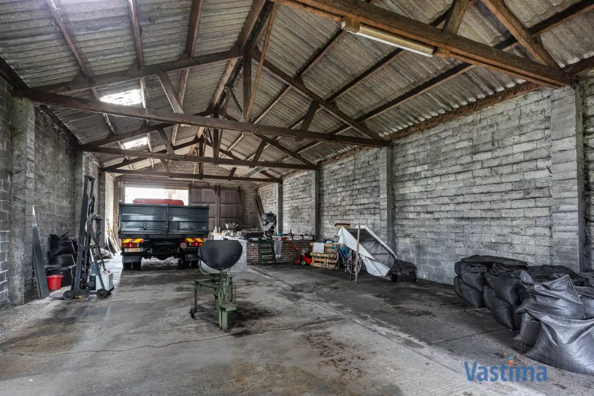 Woning met loods en grote tuin foto 27