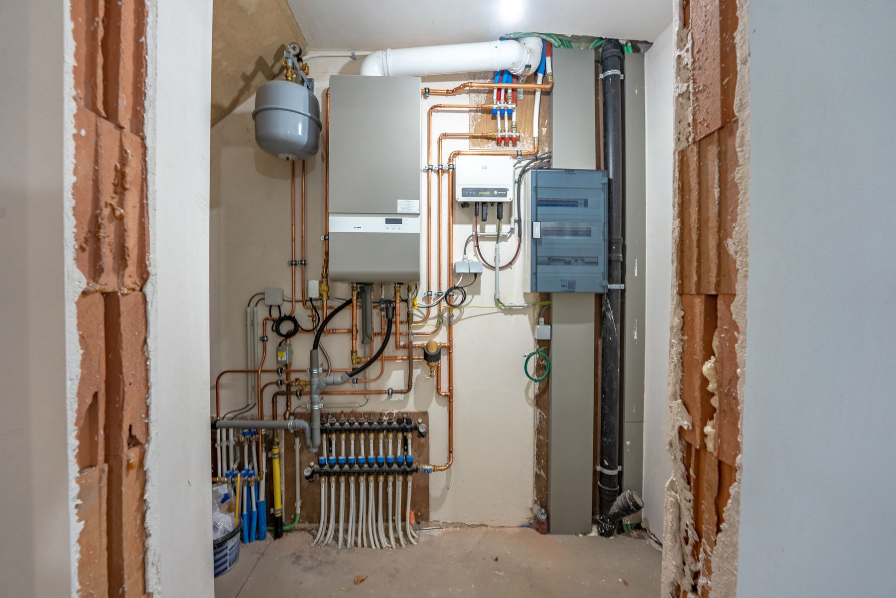 Nieuwbouwwoning met inpandige garage en 5 slaapkamers in Putte-Kapellen!  foto 6