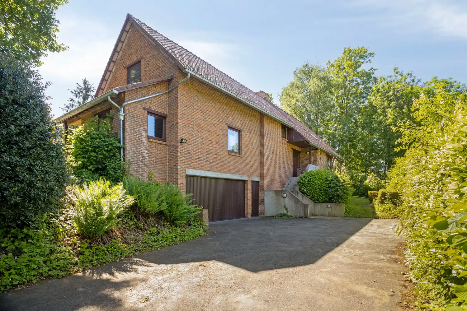 Prachtige, achterin gelegen villa op 22a15ca foto 2