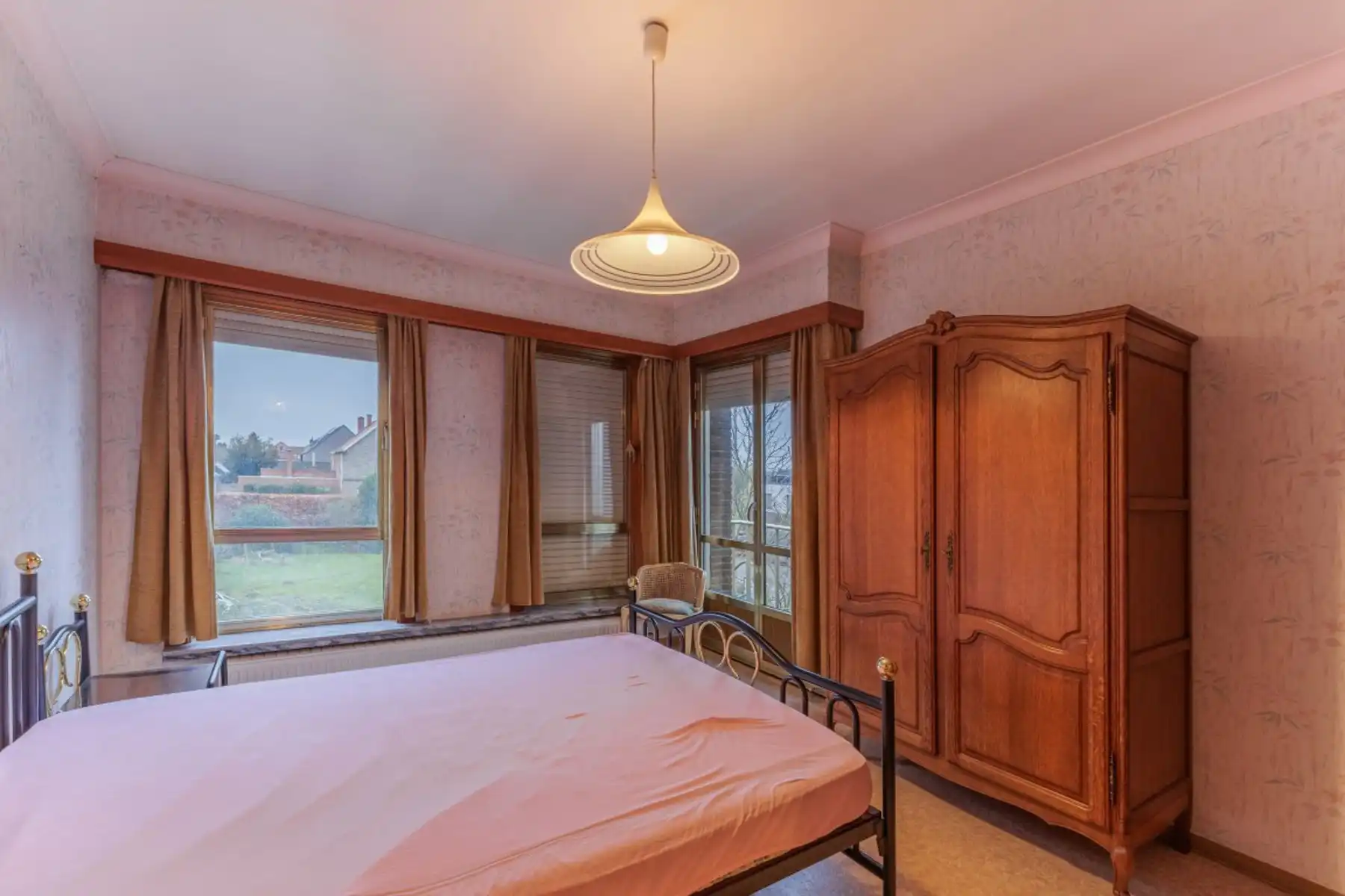 Ruime halfopen bebouwing met grote tuin foto 13