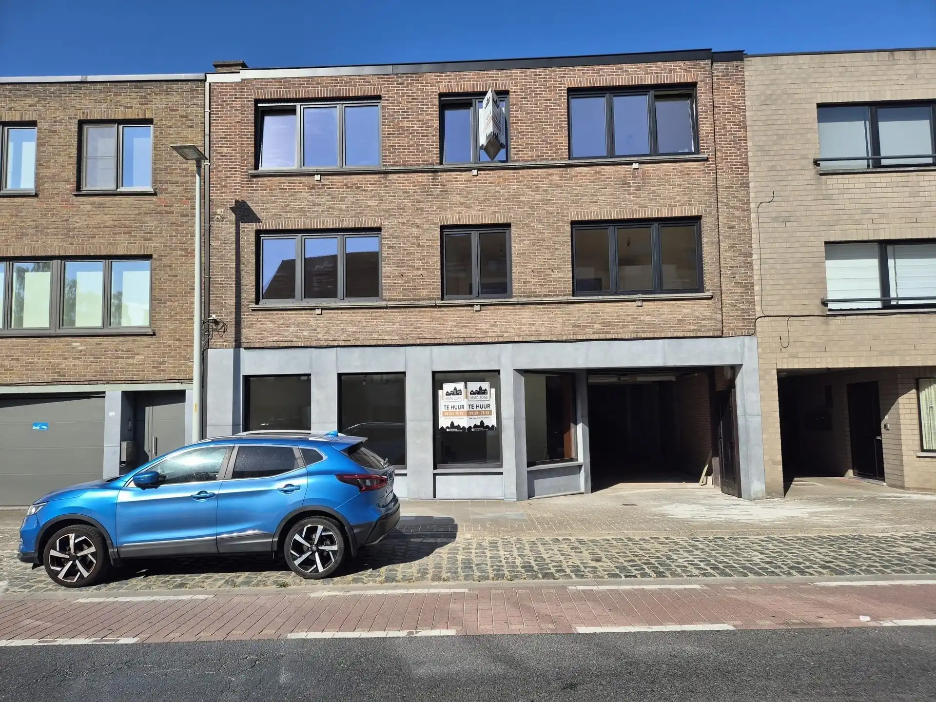 Ruim triplex appartement met polyvalente ruimte op toplocatie in het hart van Wetteren foto 2