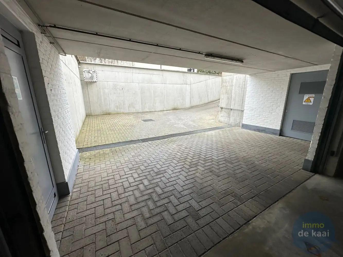 Garage te koop foto 2