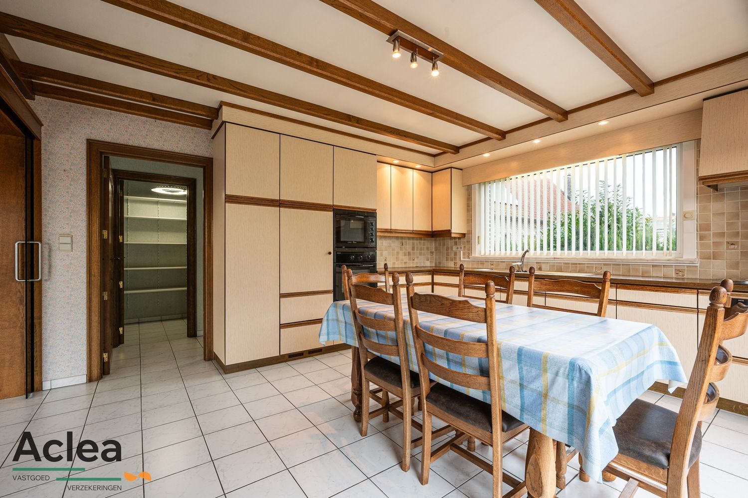 Ruime woning met veel extra potentieel op een mooi zuid gericht perceel foto 11