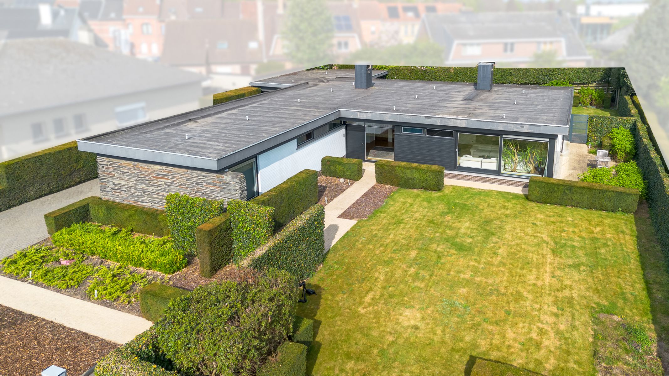 Unieke architecturale bungalow met 4 slpk  foto 3