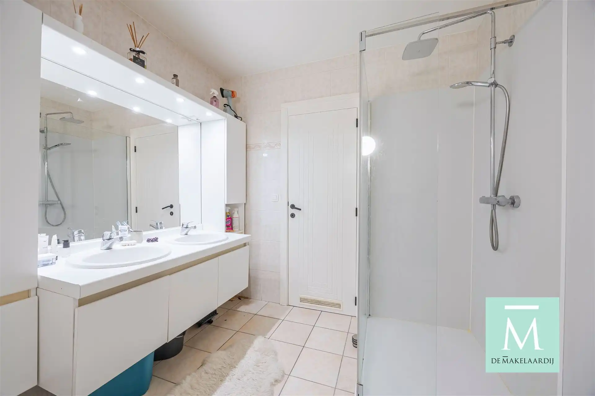 Appartementsgebouw foto 8