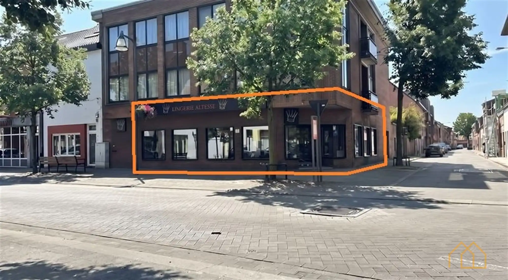 Ruim GLV app met 4slk, terras en carport foto {{pictureIndex}}