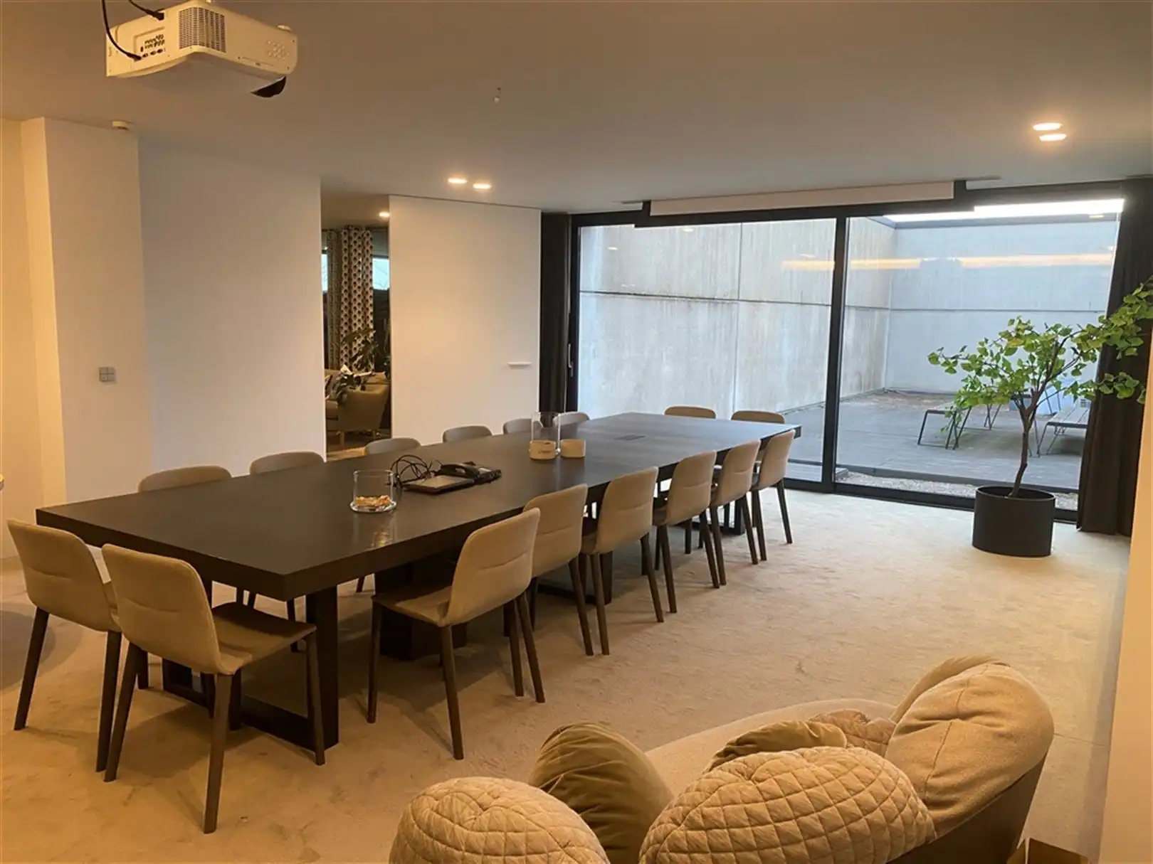 Moderne High-End kantoren aan afrit E17 foto 4