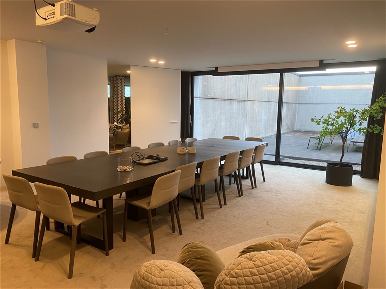 Moderne High-End kantoren aan afrit E17 foto 4