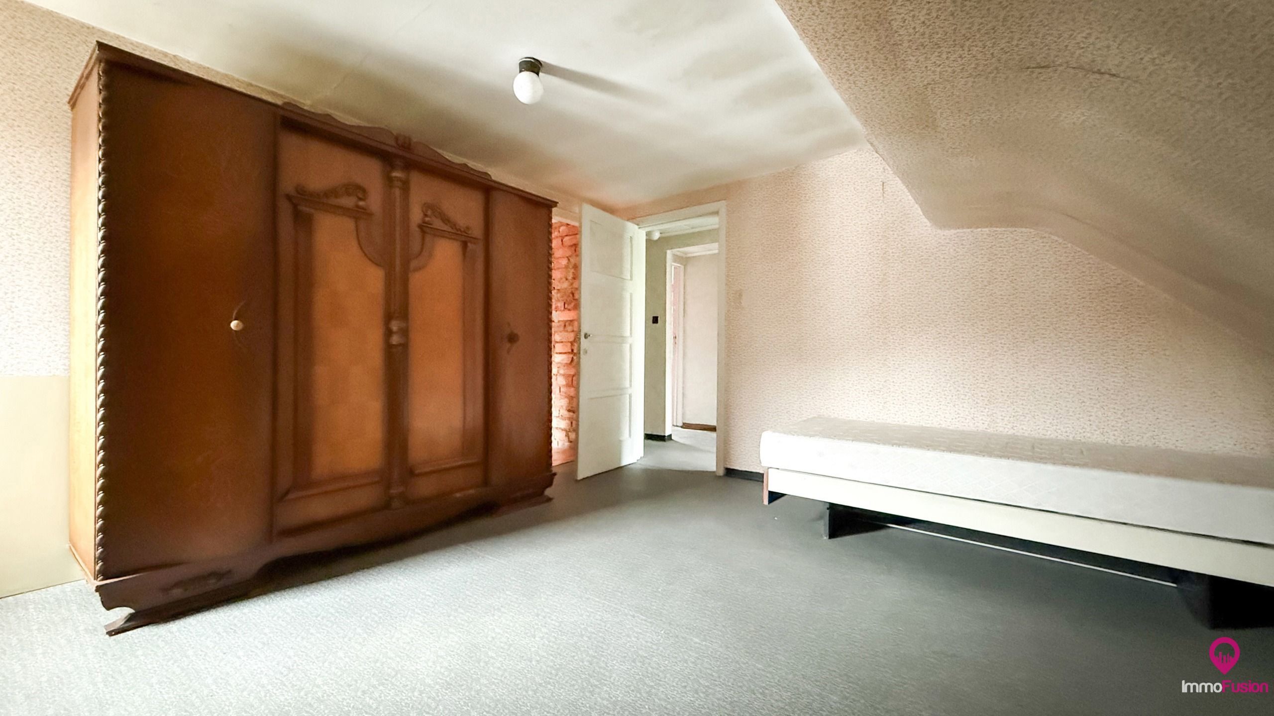 Te vernieuwen woning met 4 slaapkamers en zonnige tuin! foto 23