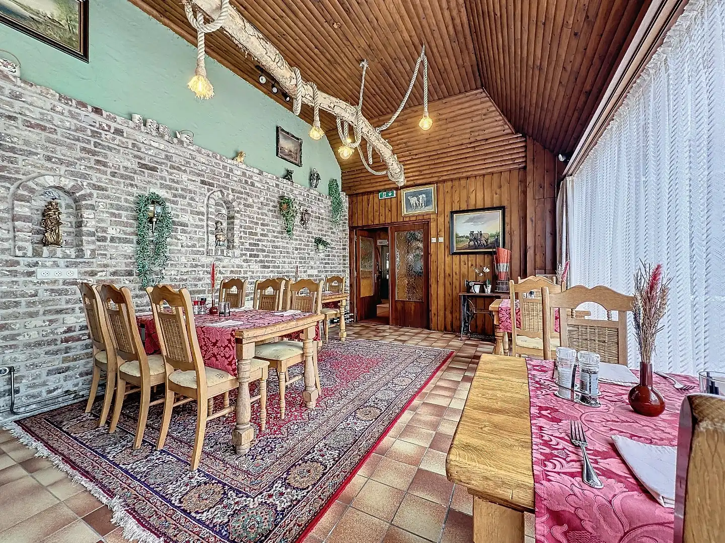 Restaurant en feestzaal ter overname foto 7