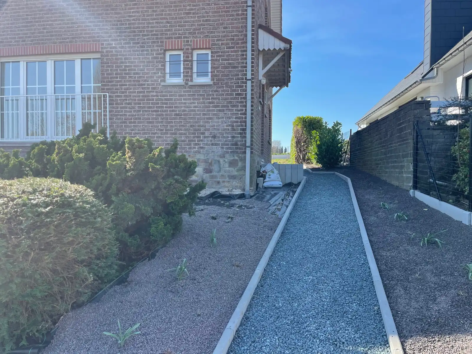 Leemans Immobiliën stelt u deze volledig gerenoveerde woning voor, gelegen op een gegeerde en centrale locatie in Asse. foto 11