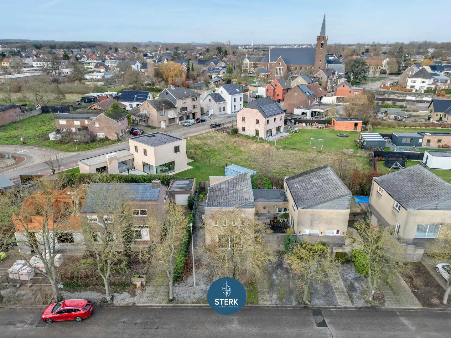 GEZINSWONING MET 3 SLPKS, TUIN EN GARAGE IN HET RUSTIGE REKEM ! foto 4