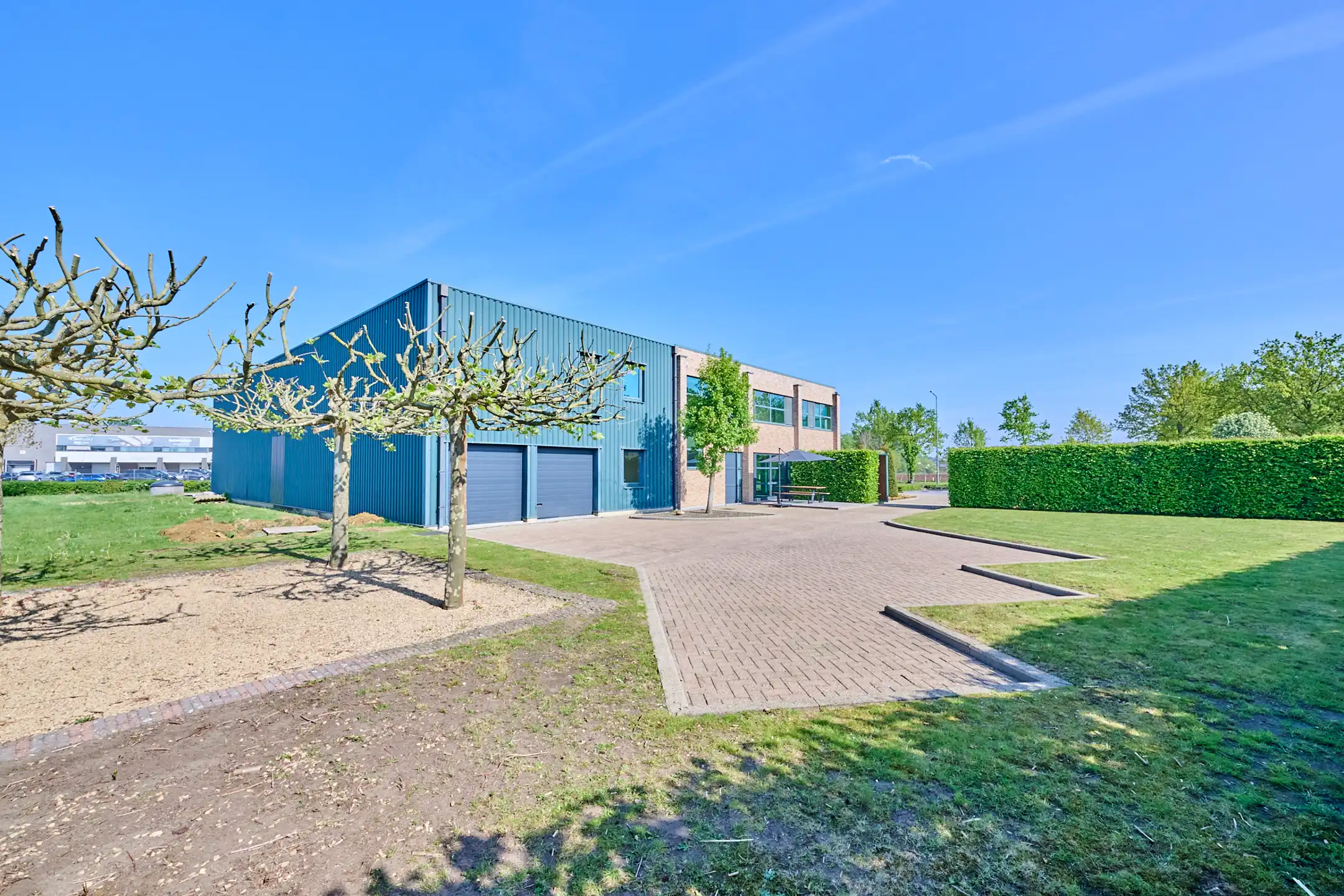 SEMI - INDUSTRIEEL GEBOUW OP ZICHTLOCATIE IN BERINGEN foto 3