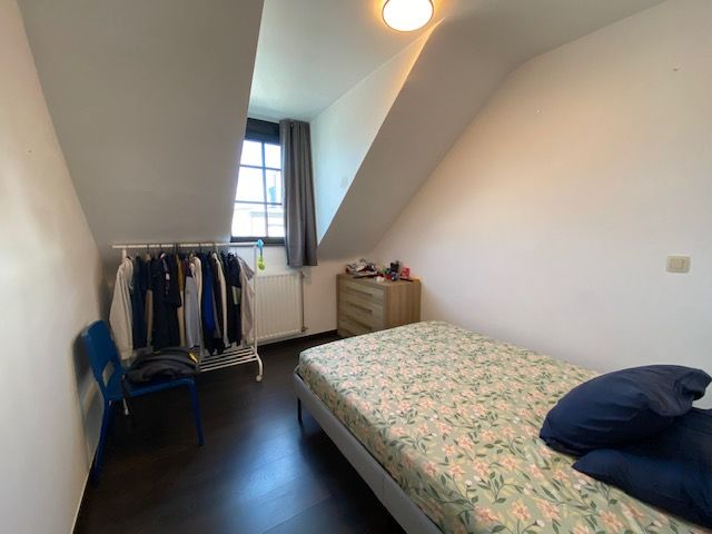 RUIM (131m²) INSTAPKLAAR  APPARTEMENT MET 2 SLAAPKAMERS, TERRAS, ONDERGRONDSE AUTOSTAANPLAATS EN KELDER foto 13