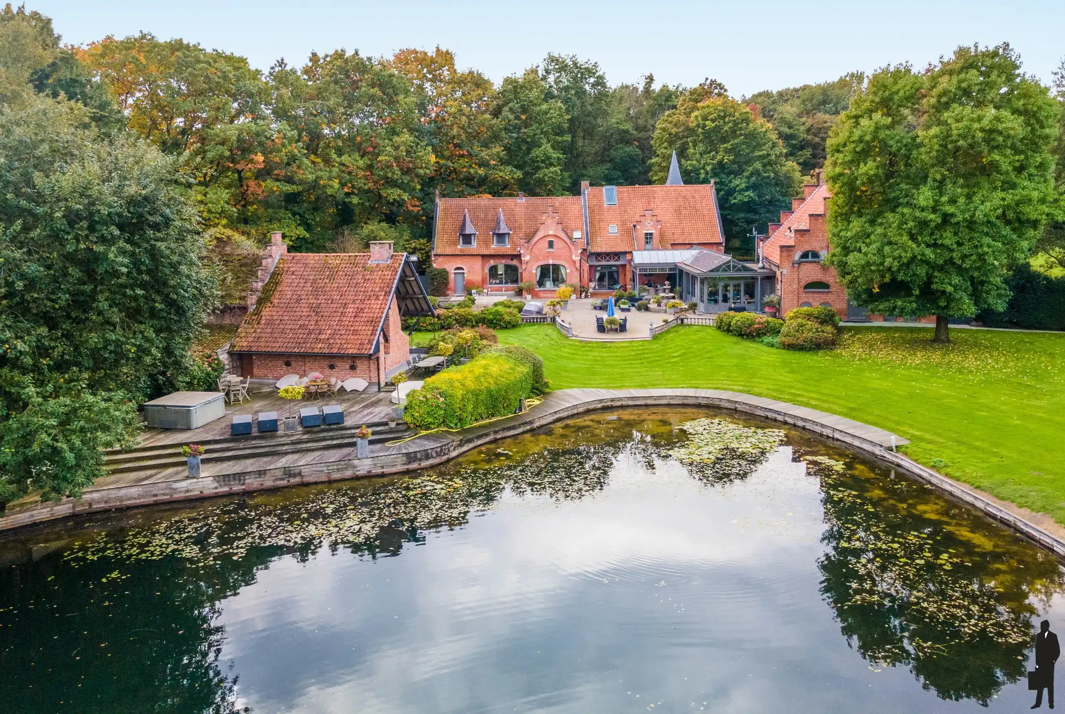 Kasteelhoeve op een landdomein van ca 6ha. foto 71