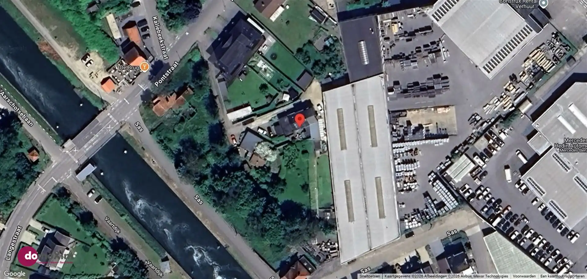 Charmante halfopen bebouwing met prachtige tuin en topligging aan de vaart foto 37