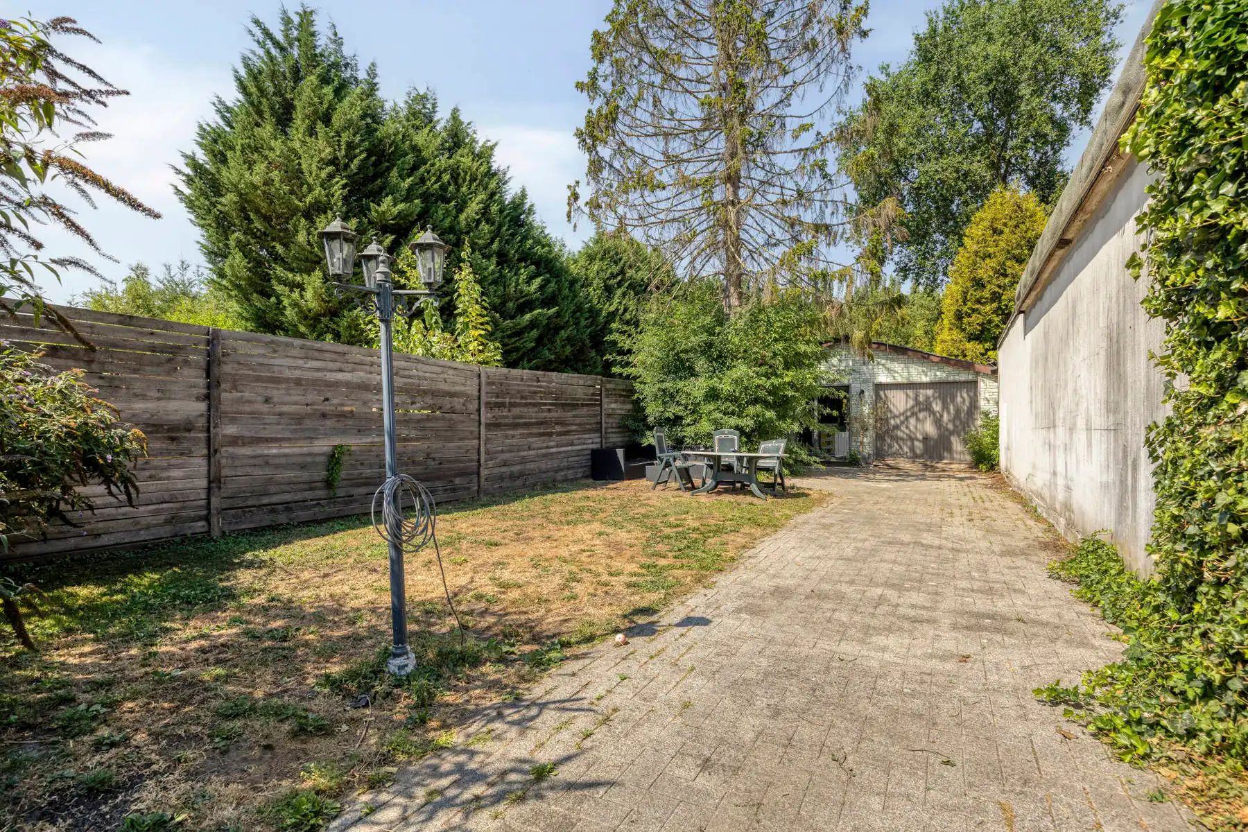 Veelzijdige halfopen bebouwing met woonstudio in de tuin foto 23