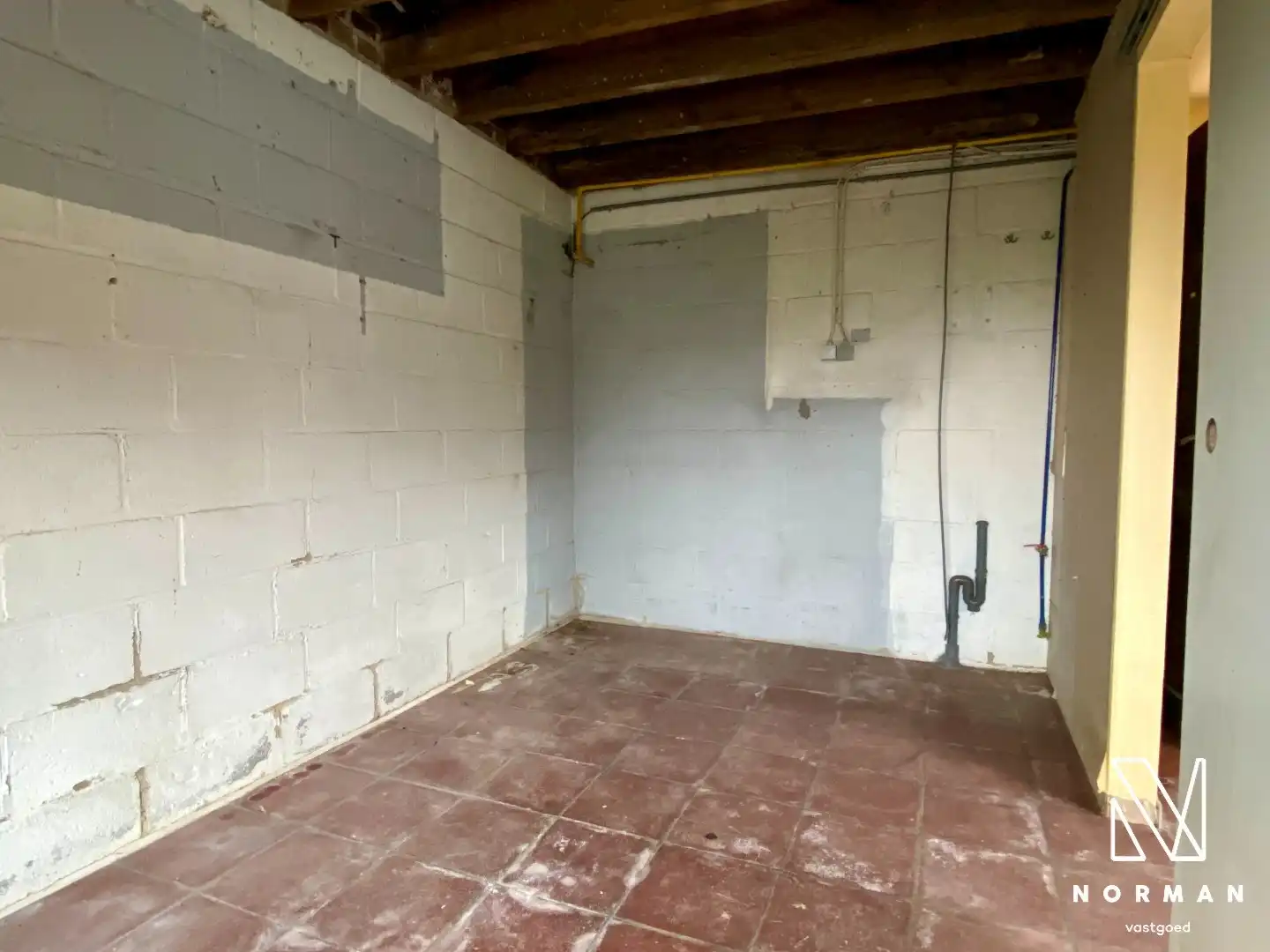 Ruime woning met drie slaapkamers te huur in Aalbeke foto 12