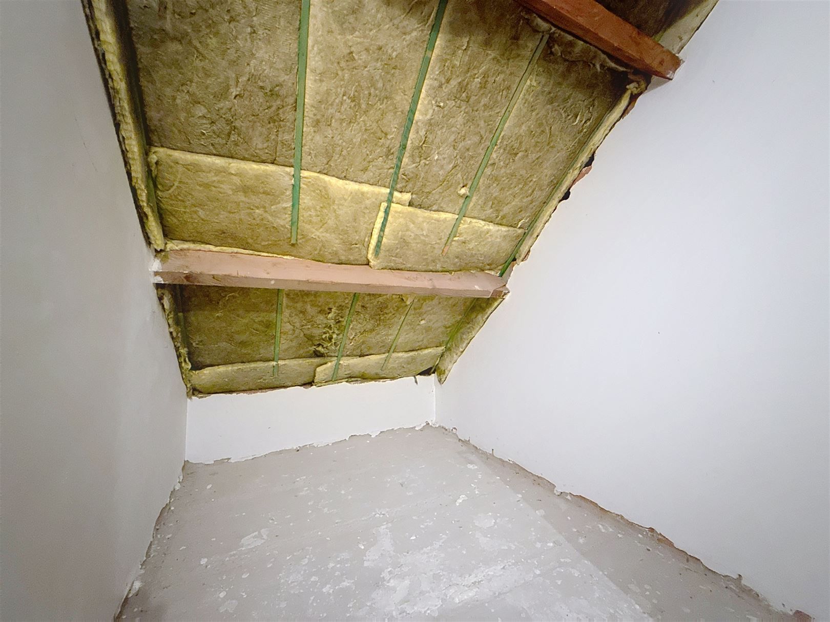 Instapklare woning, 2 slpks + inrichtb. zolder, tuin, 10a 85ca foto 54