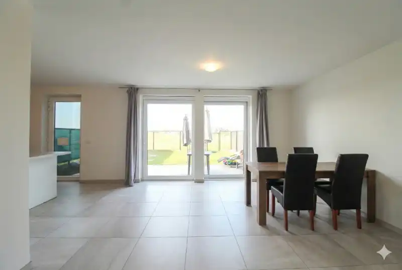 Ruime nieuwbouwwoning met inpandige garage te Roeselare foto 4