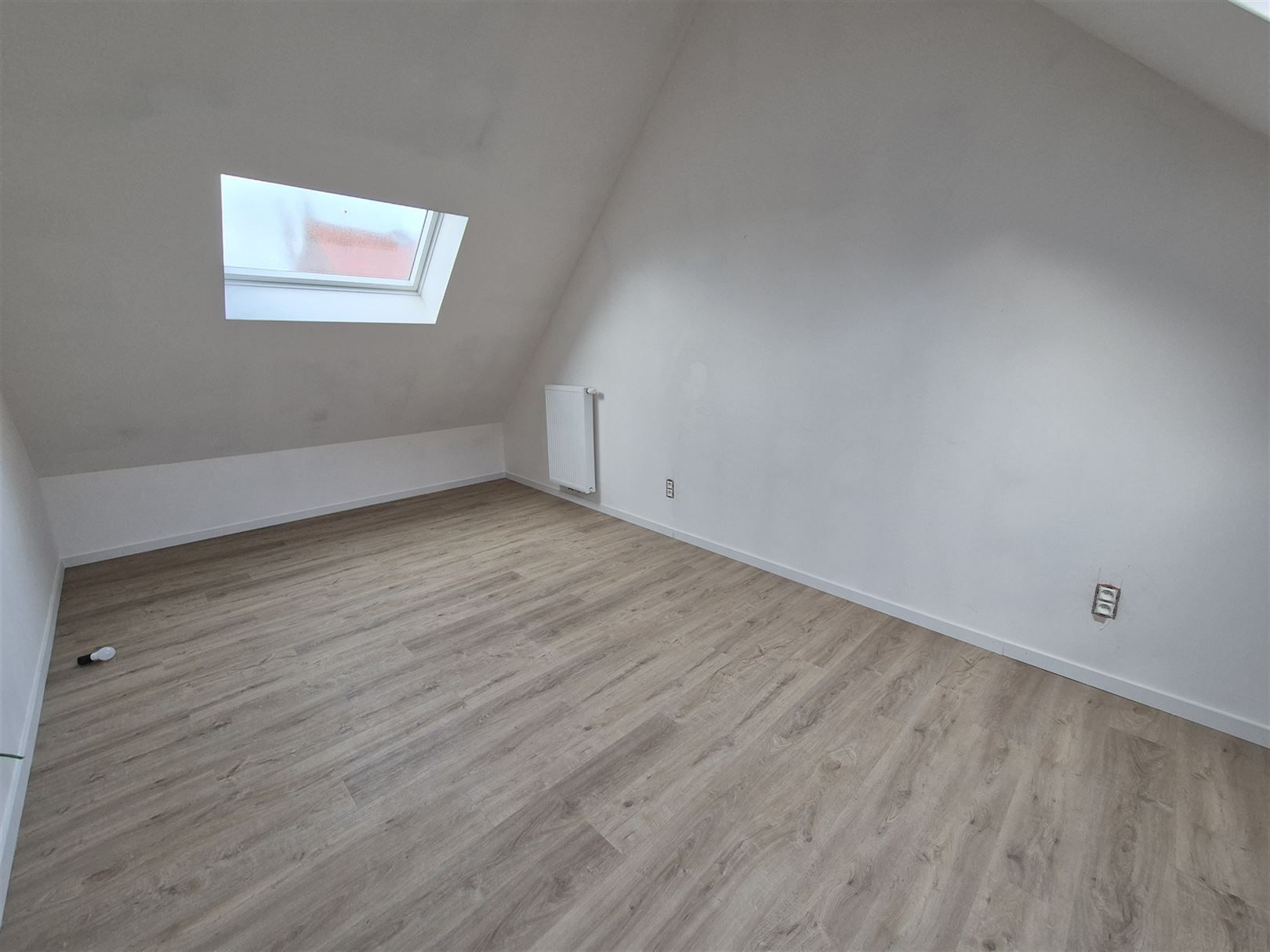 Volledig gerenoveerde, rustig gelegen woning met 4 slaapkamers. foto 14